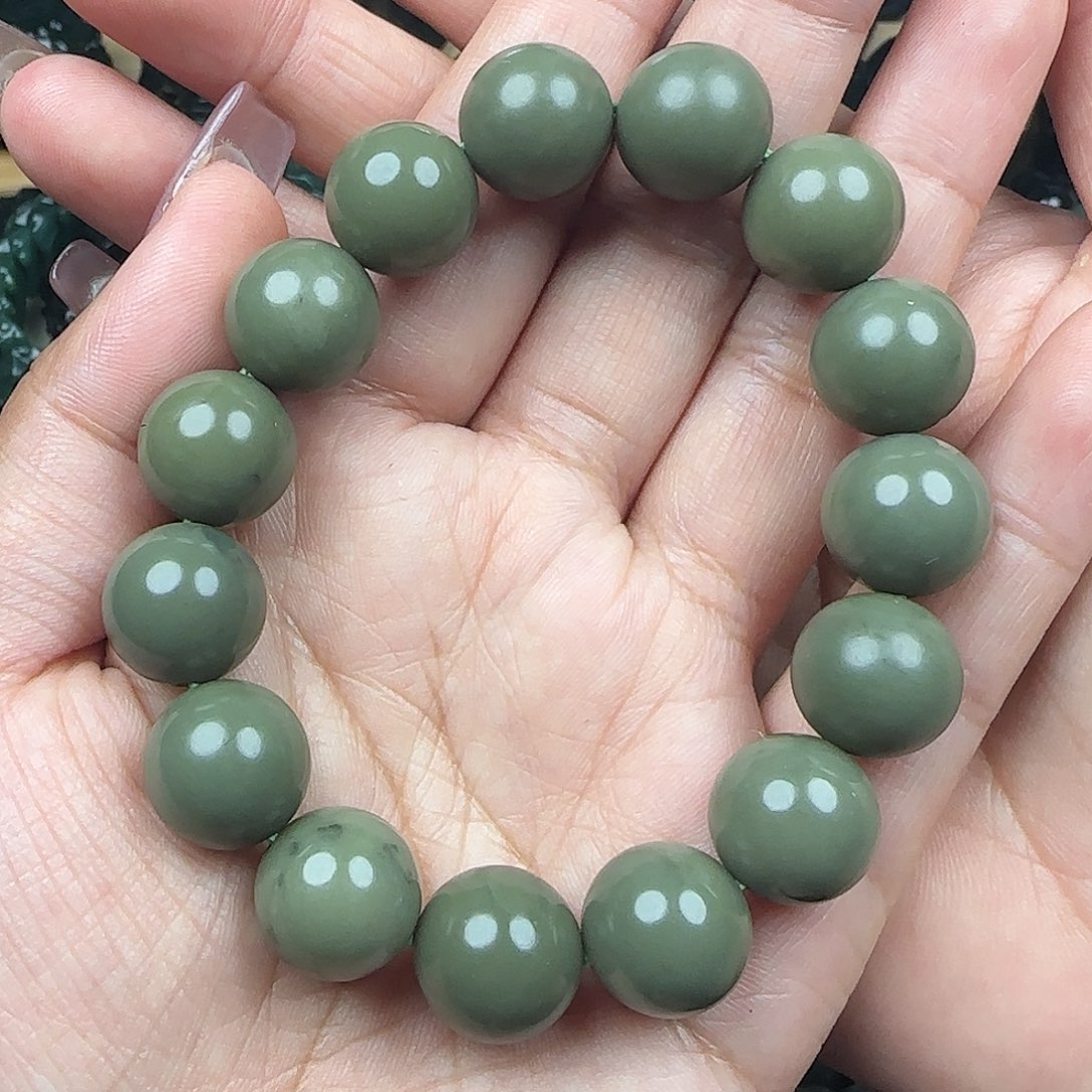 油***肉和田玉未镶嵌手串