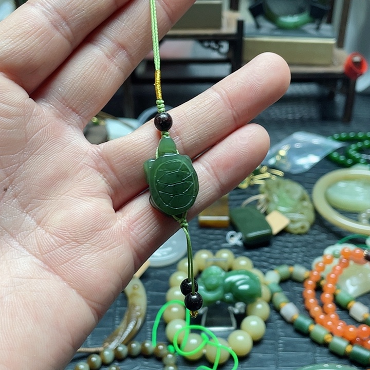 和田玉吊坠未镶嵌