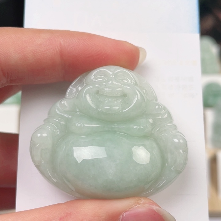 翡翠颈饰未镶嵌佛公