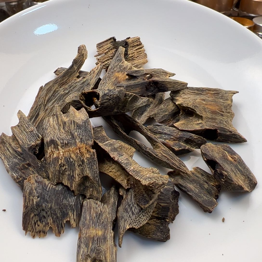 沉香手把件棋楠白棋乌身圆叶沉水老块料30克