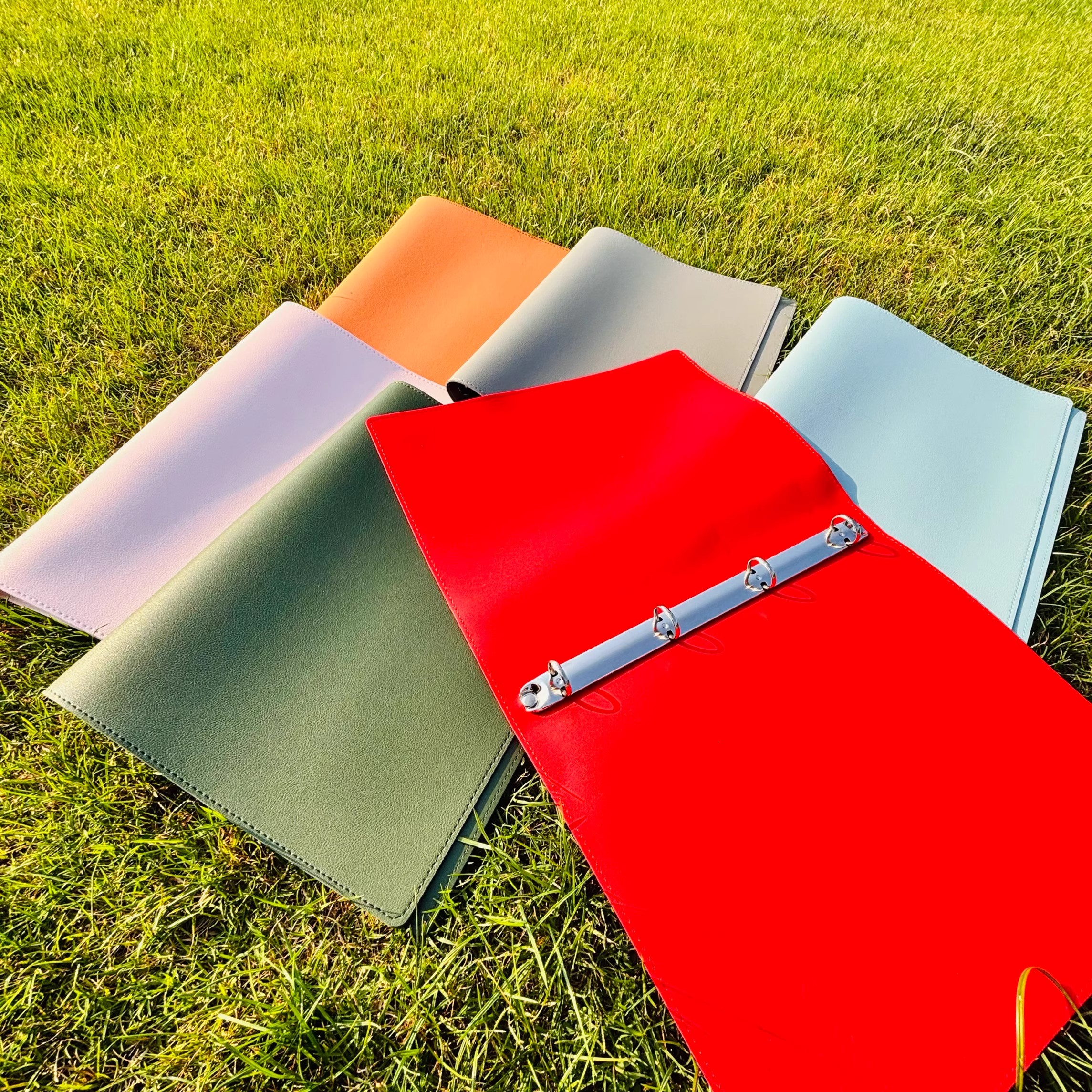 外单 超软皮便携活页夹 尺寸颜色自选钢夹活页夹