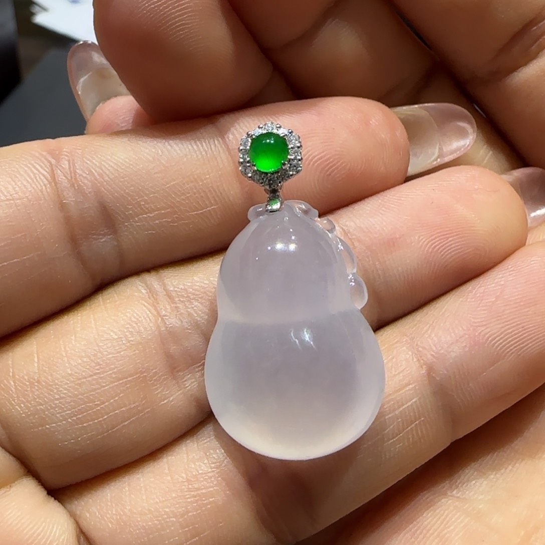 翡翠18K金镶嵌颈饰L葫芦