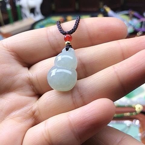 翡翠颈饰未镶嵌小葫芦