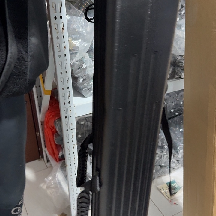 大号杆包黑色。    