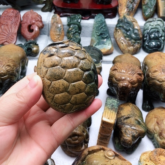 岫岩河磨玉（透闪石质玉）把件未镶嵌