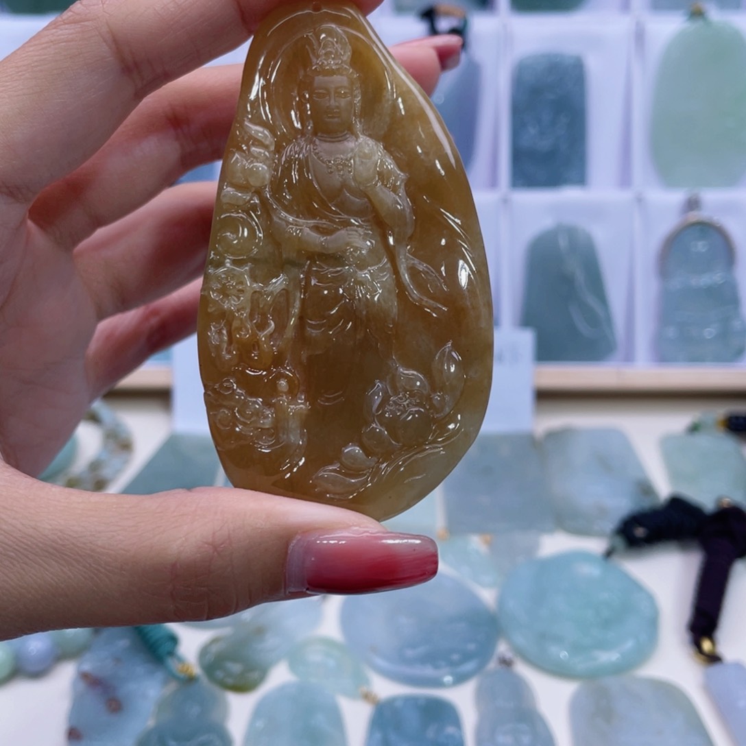 翡翠颈饰未镶嵌岁**偷