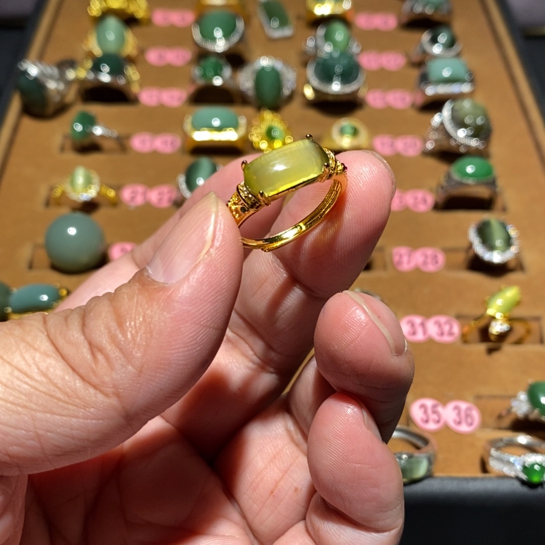 和田玉未镶嵌戒指