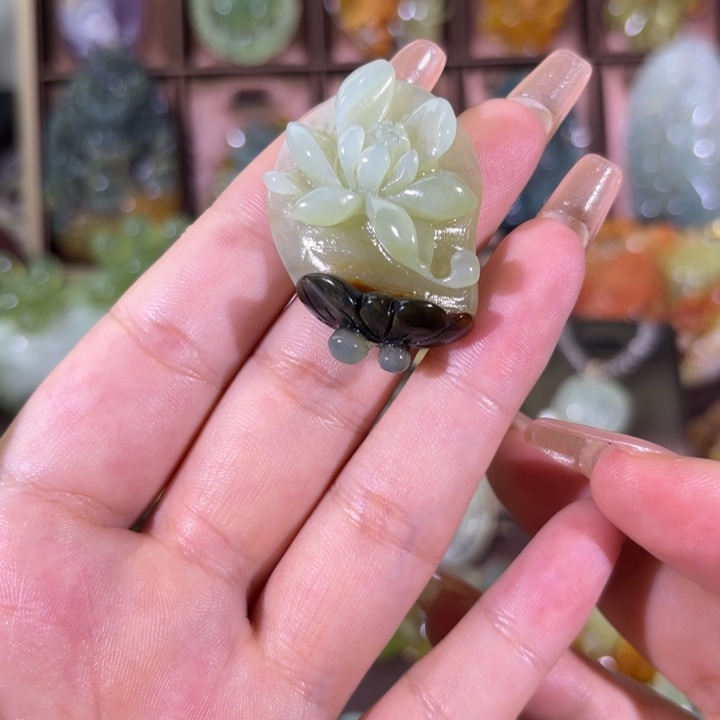 未镶嵌蛇纹石玉颈饰