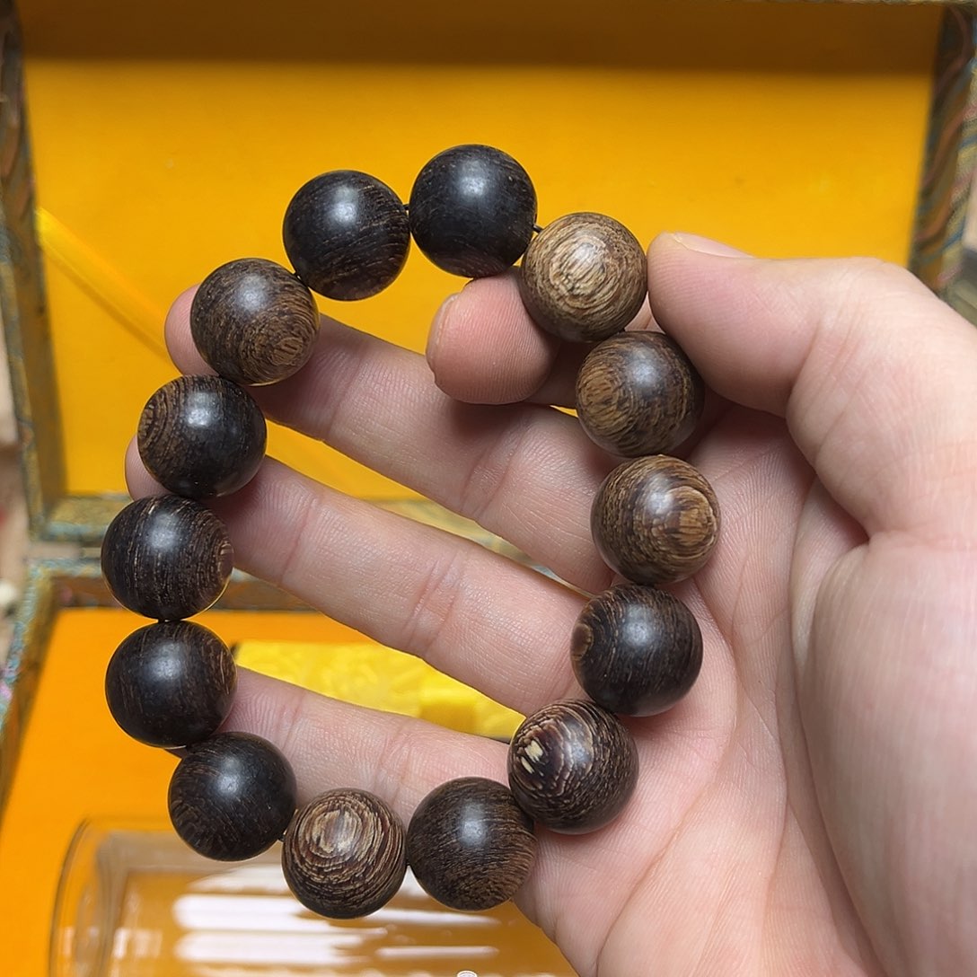 大叶紫檀（黑酸枝木类）