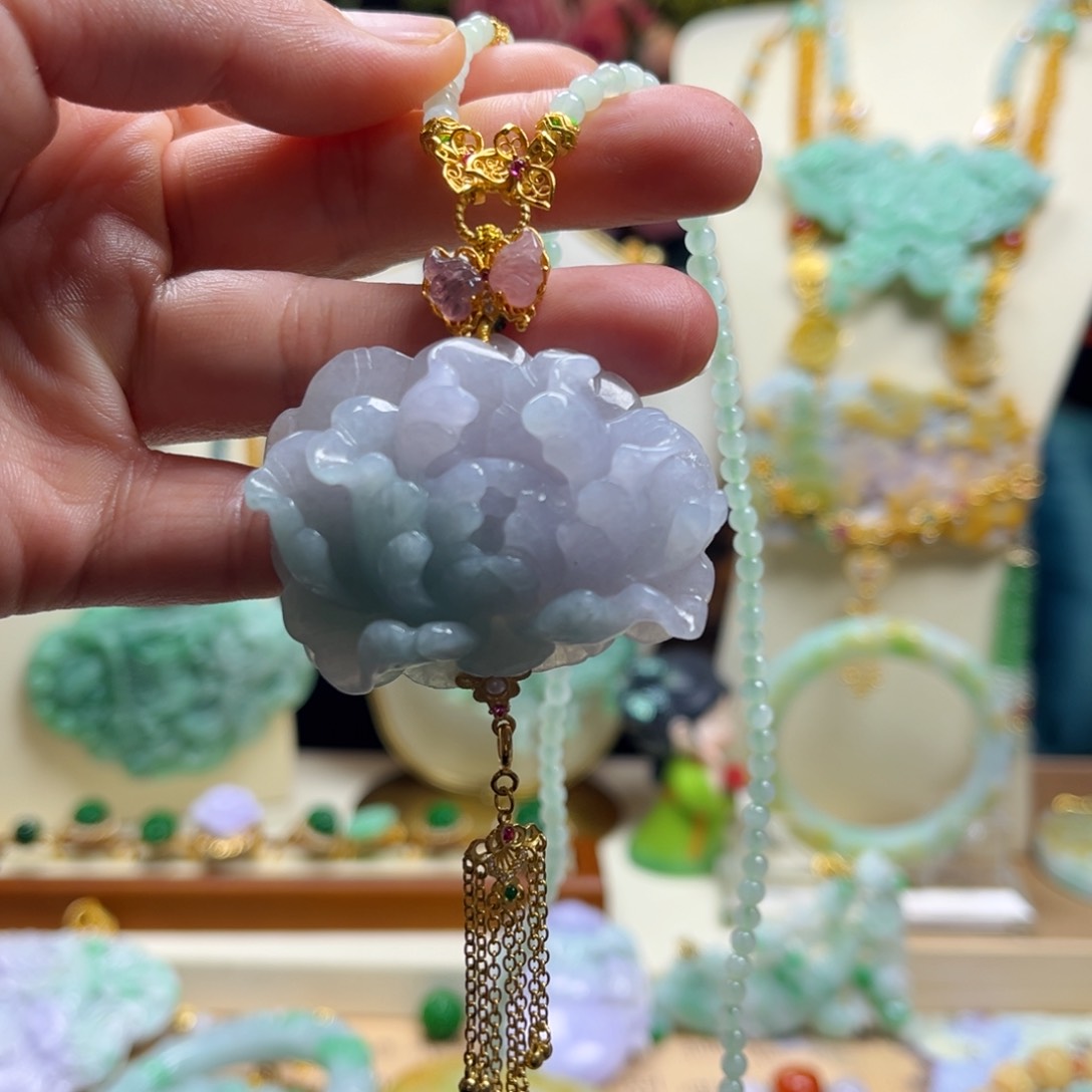 翡翠颈饰未镶嵌天然翡翠