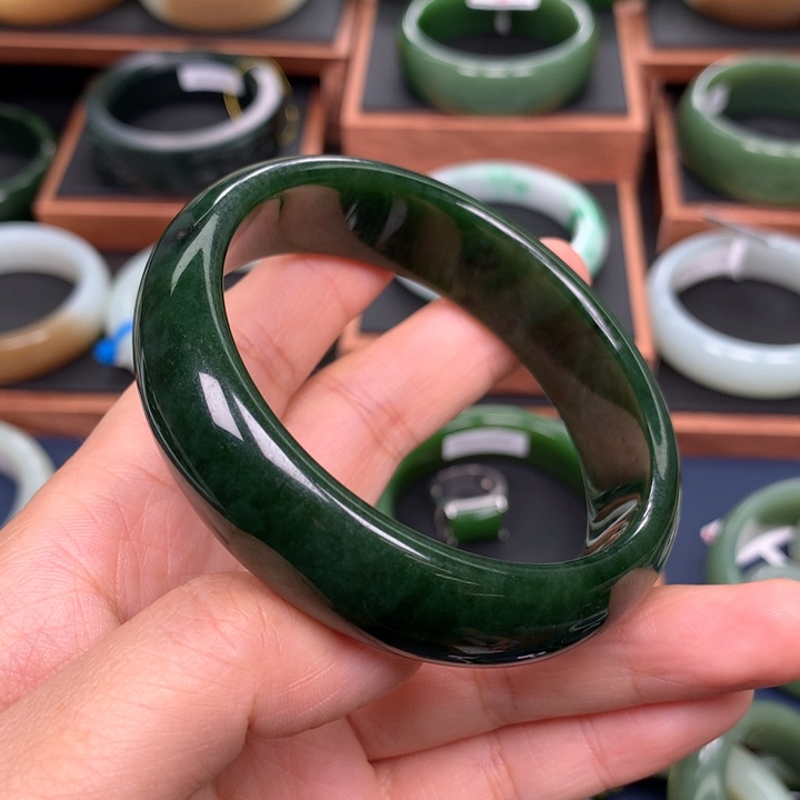 和田玉（碧玉）手镯未镶嵌61