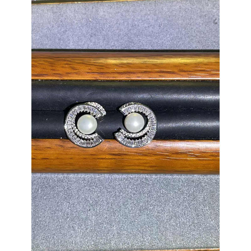 a2118白色满镶圆珠耳钉多样性发货