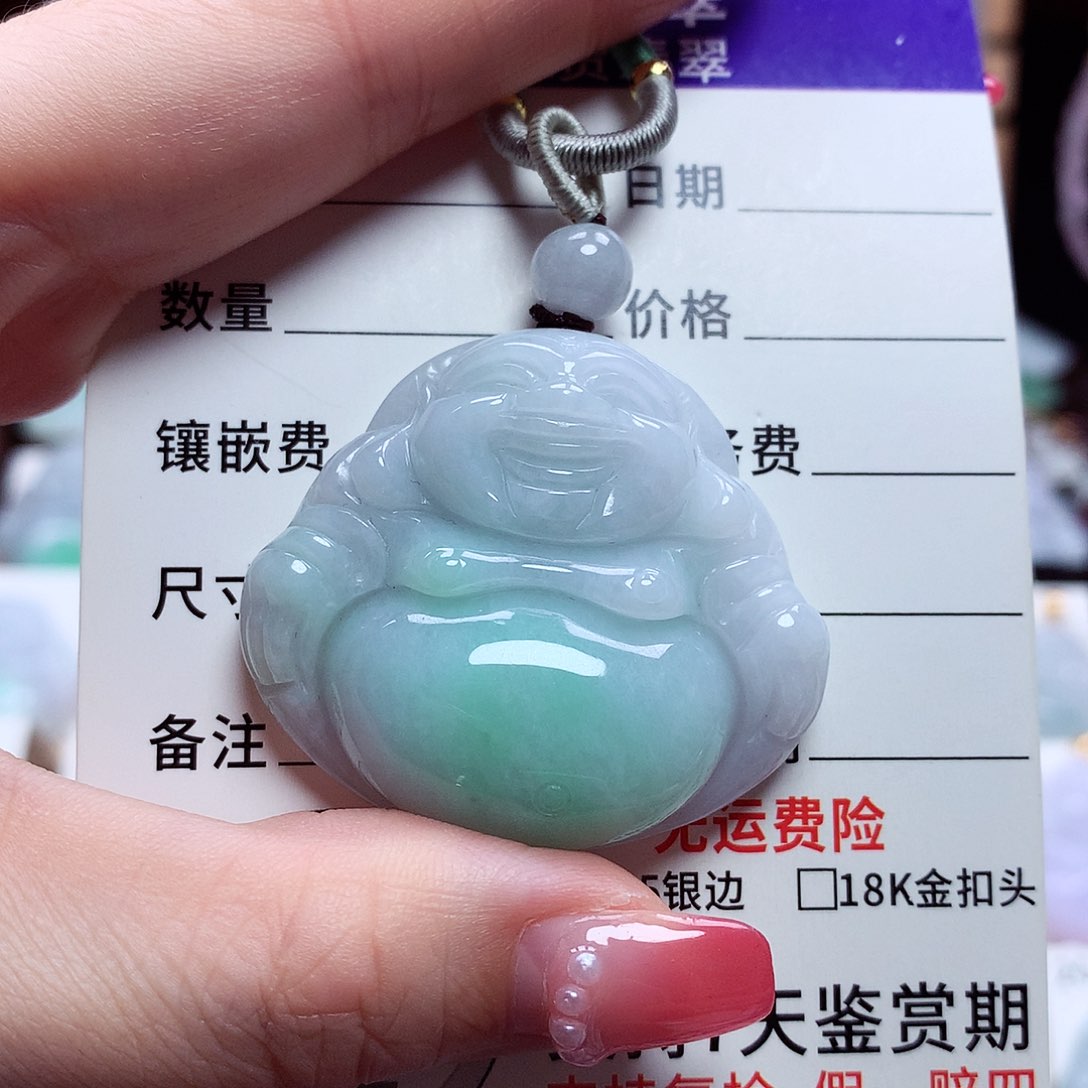 翡翠未镶嵌颈饰佛公