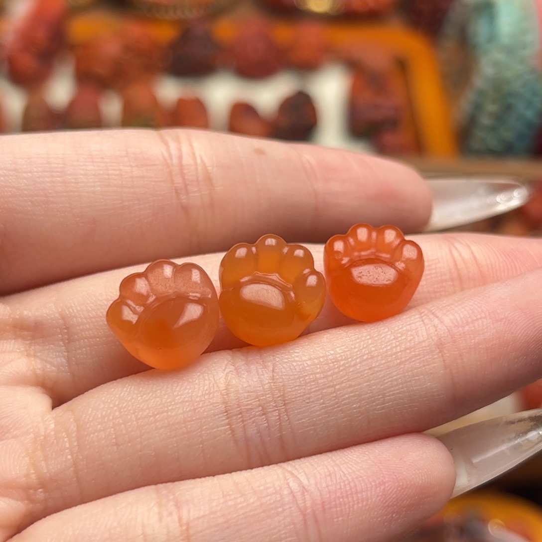 南红玛瑙未镶嵌10冰飘猫爪三只