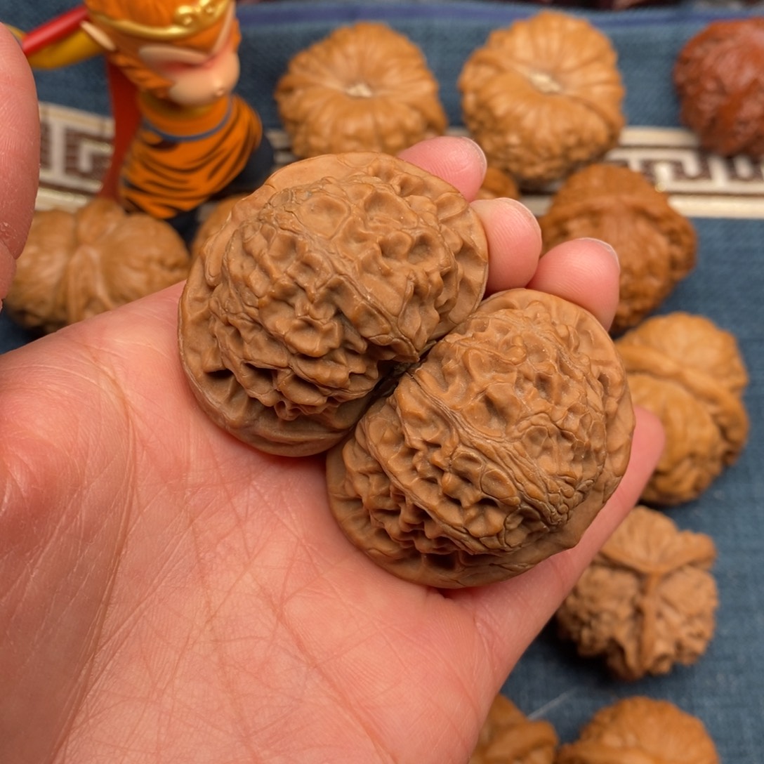 文玩核桃把件44.9全品肉灯