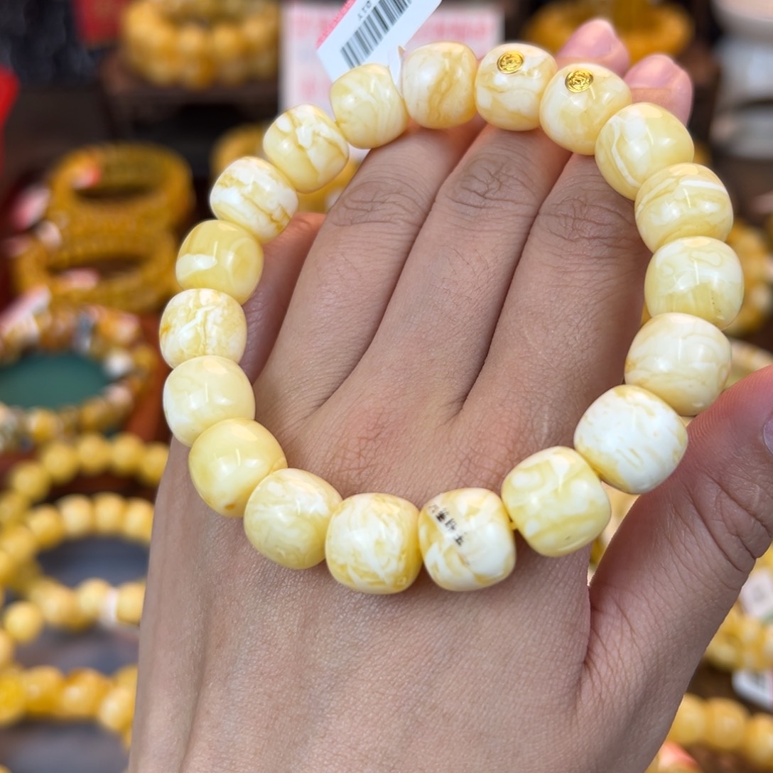 琥珀裸石未镶嵌mnbgggjjjnnm