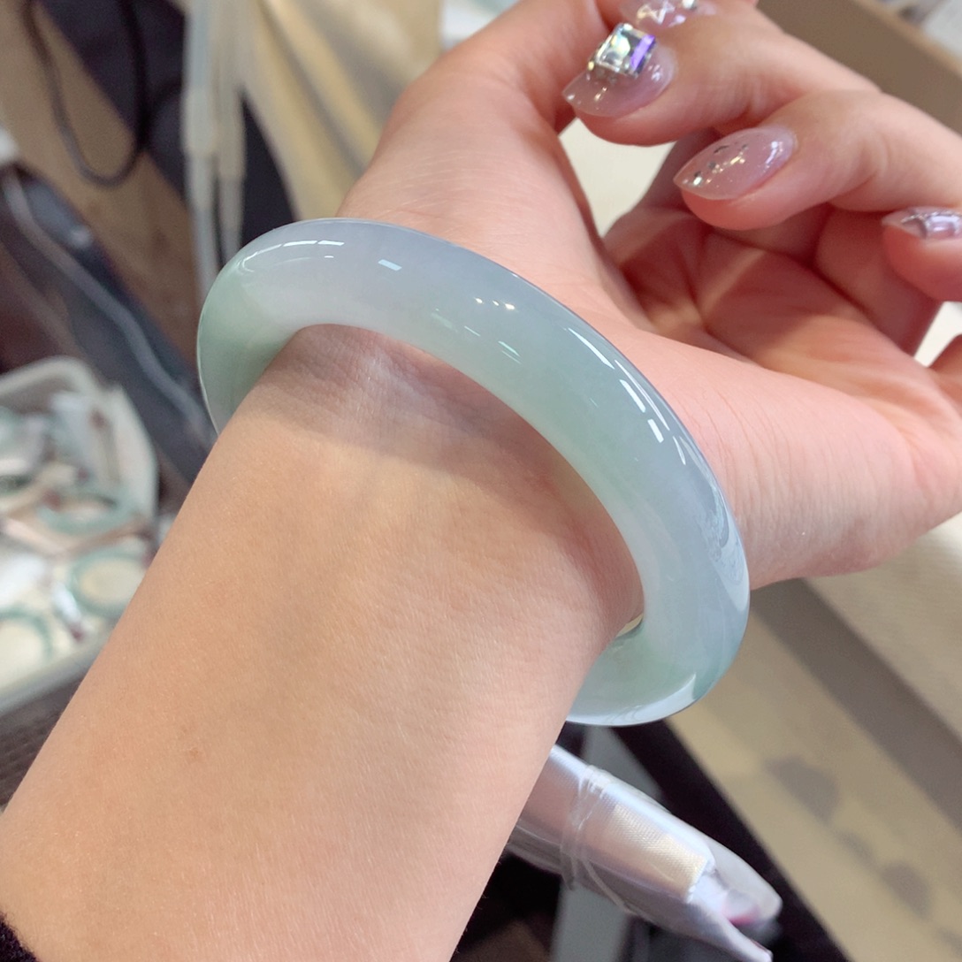 翡翠手镯未镶嵌25圆条77