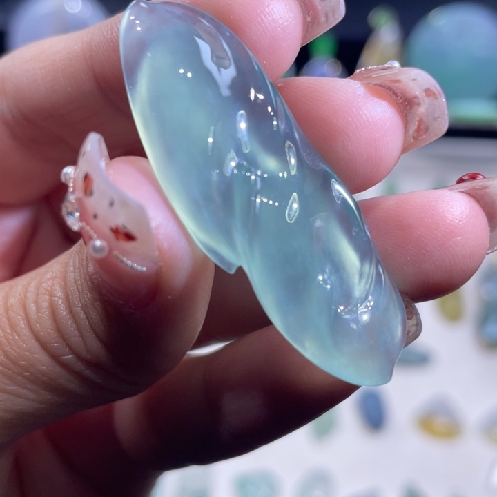 翡翠未镶嵌颈饰随行