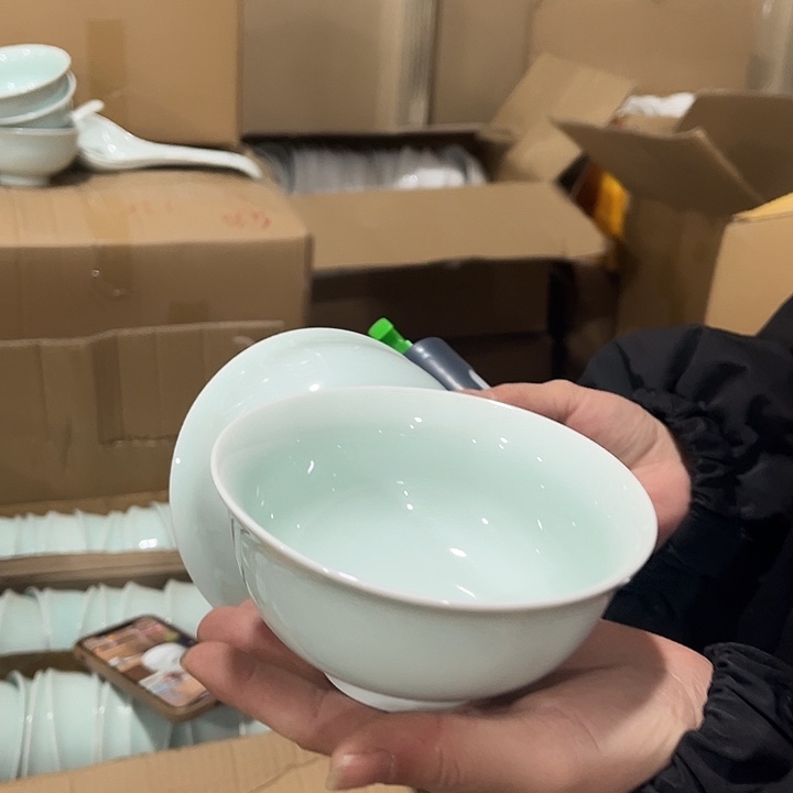 瓷片青瓷4.75英寸米饭碗2个，微瑕包邮