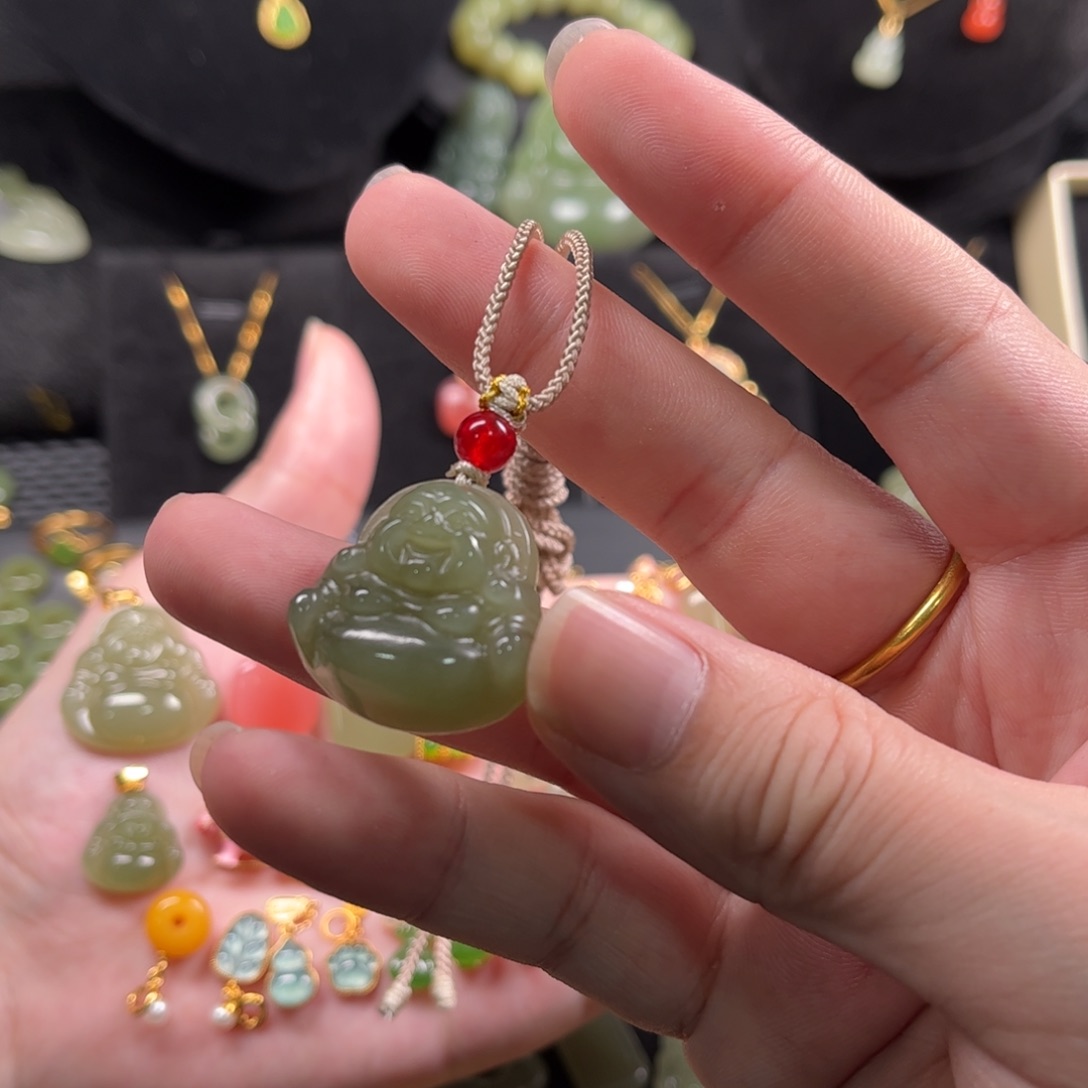 和田玉未镶嵌颈饰