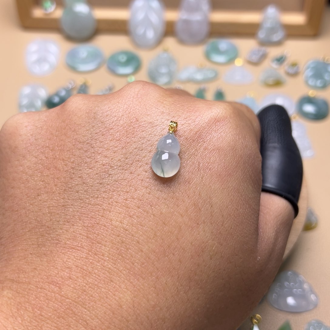 翡翠颈饰18K金镶嵌葫芦