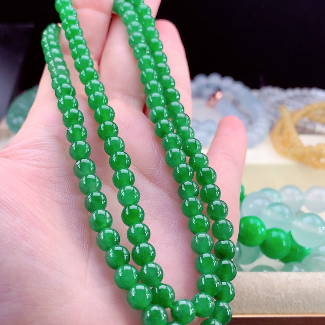 翡翠手链未镶嵌菠菜绿色