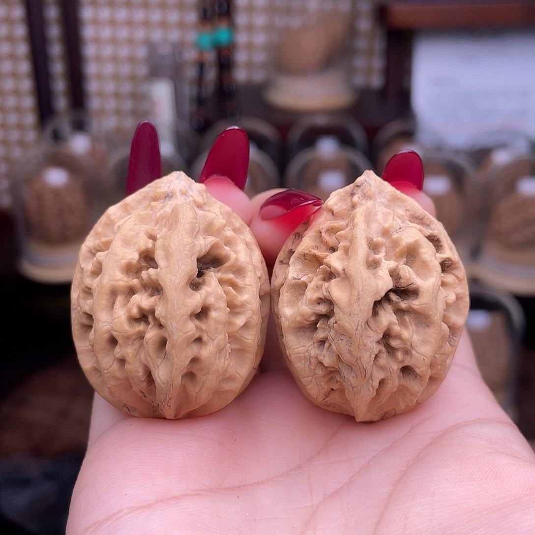文玩核桃吊坠灯笼