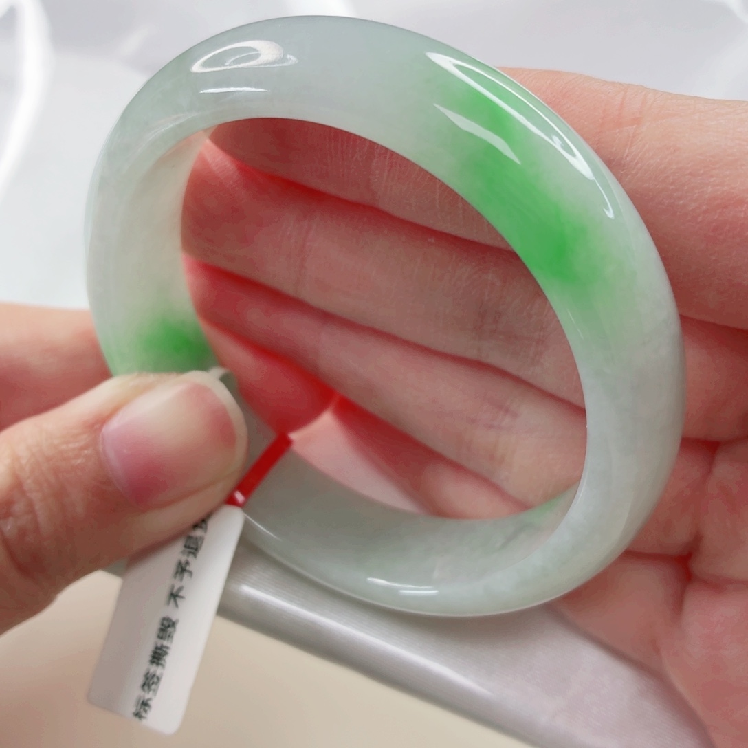 翡翠未镶嵌手镯52.2圈x411