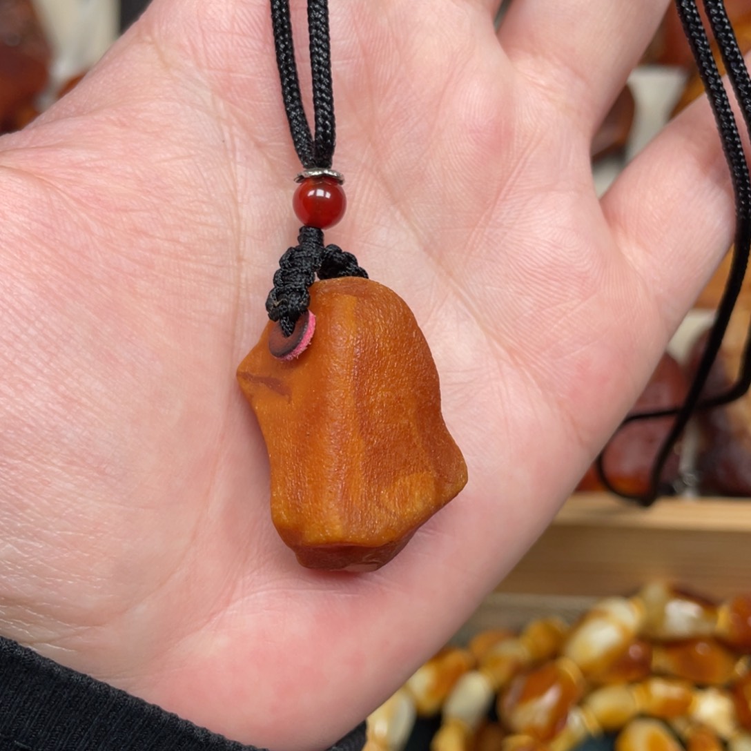 蜜蜡珠宝奇石未镶嵌