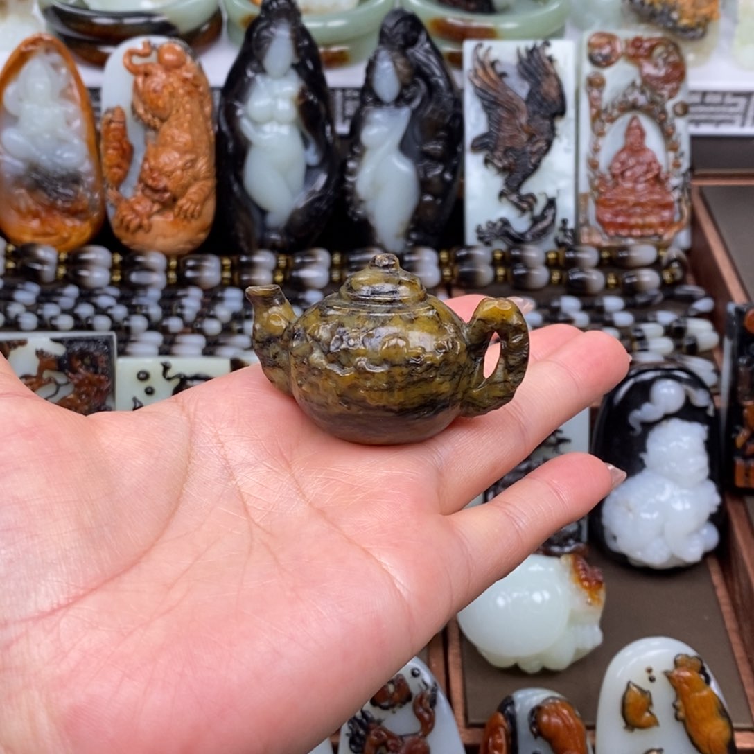 颈饰未镶嵌和田玉