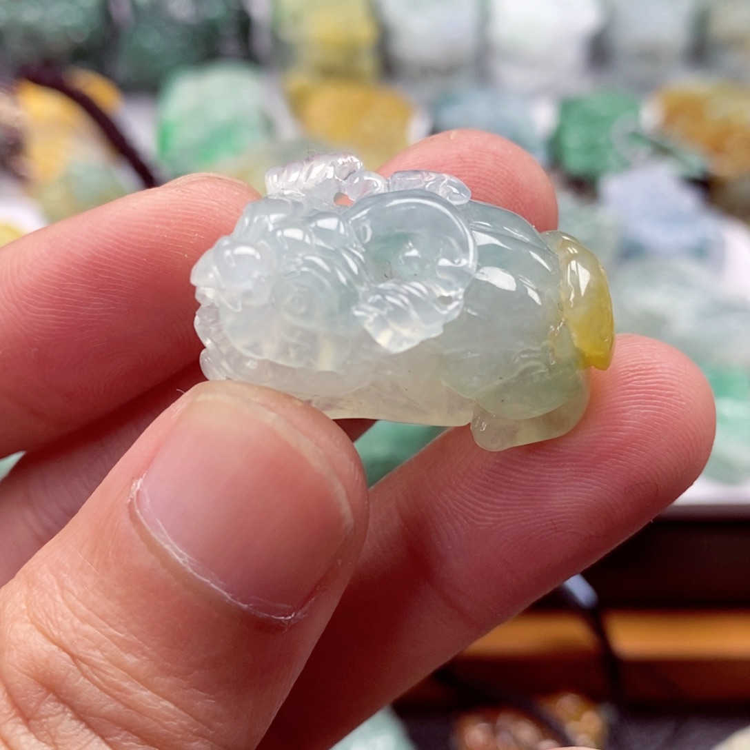 翡翠颈饰未镶嵌翡翠