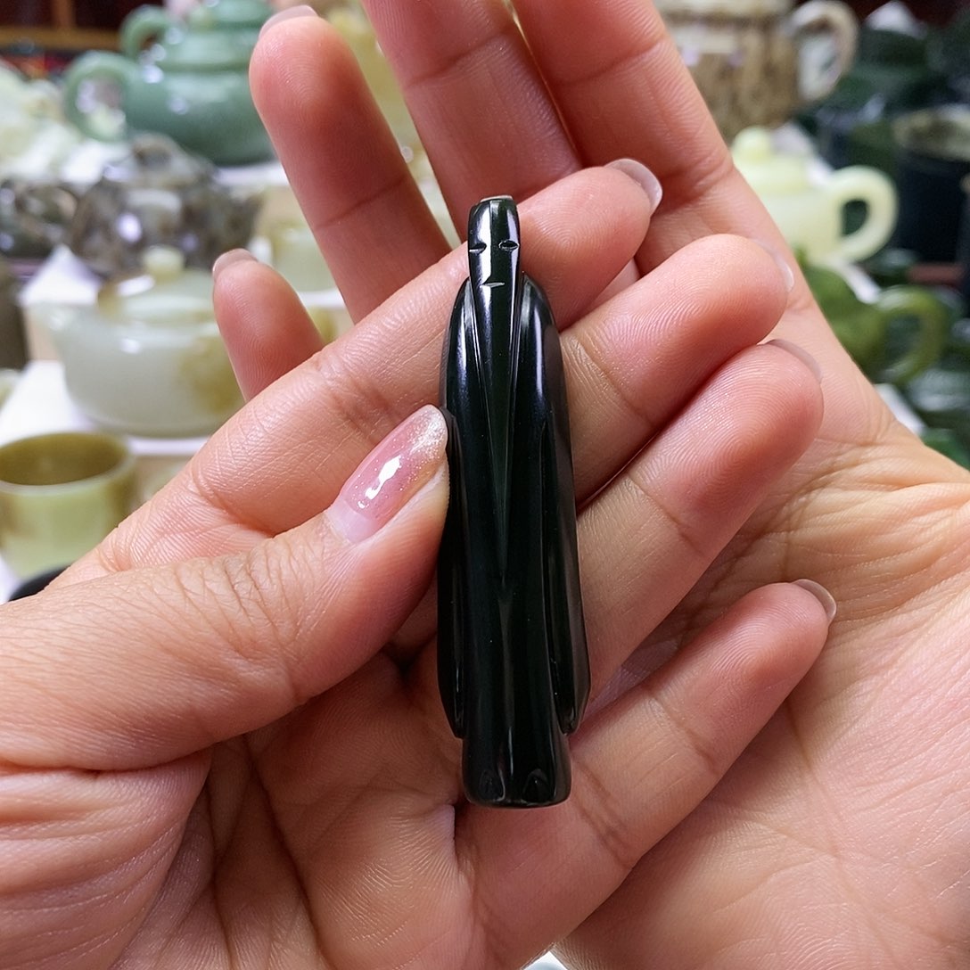 和田玉翁仲未镶嵌半**月