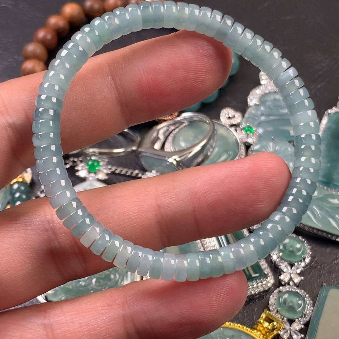 翡翠未镶嵌颈饰要片