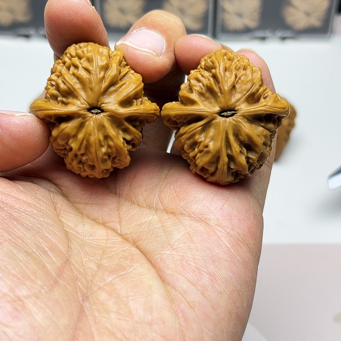 一***念吊坠文玩核桃全品核老闷