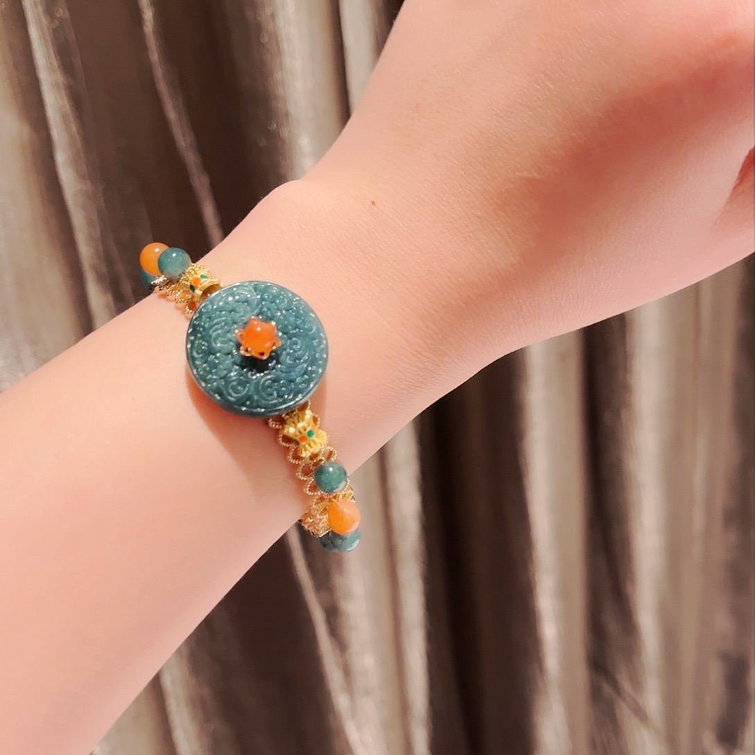 翡翠手链未镶嵌翡翠