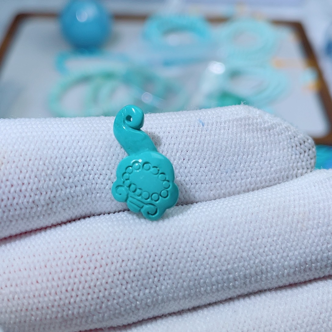 ****妮绿松石未镶嵌珠宝奇石