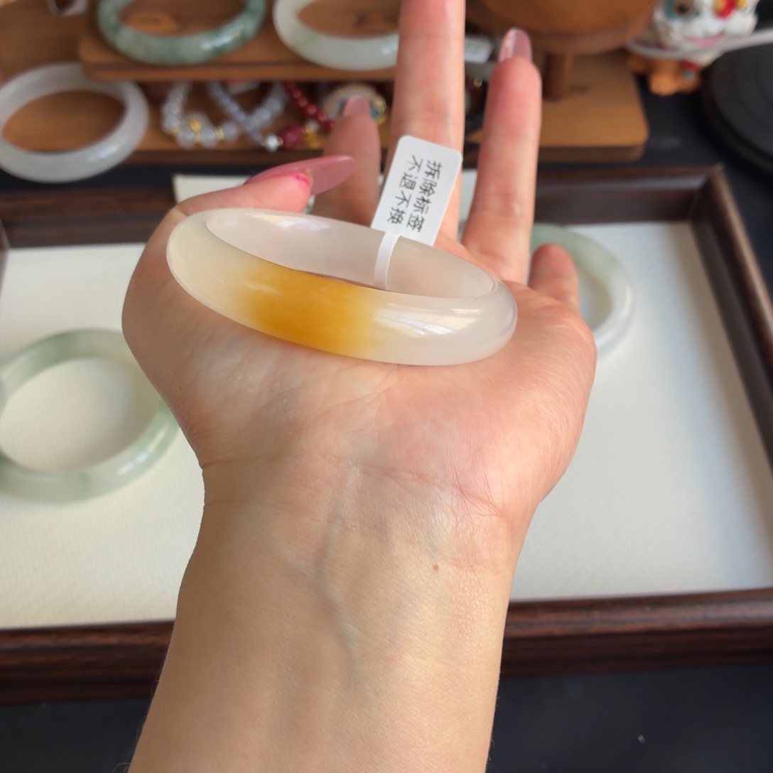 略***略石英质玉未镶嵌手镯72