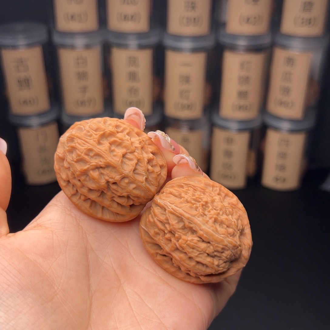 S***y吊坠文玩核桃红锦鲤