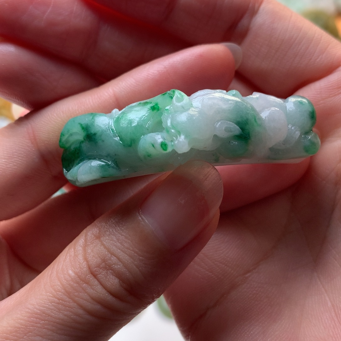 定制翡翠未镶嵌手牌