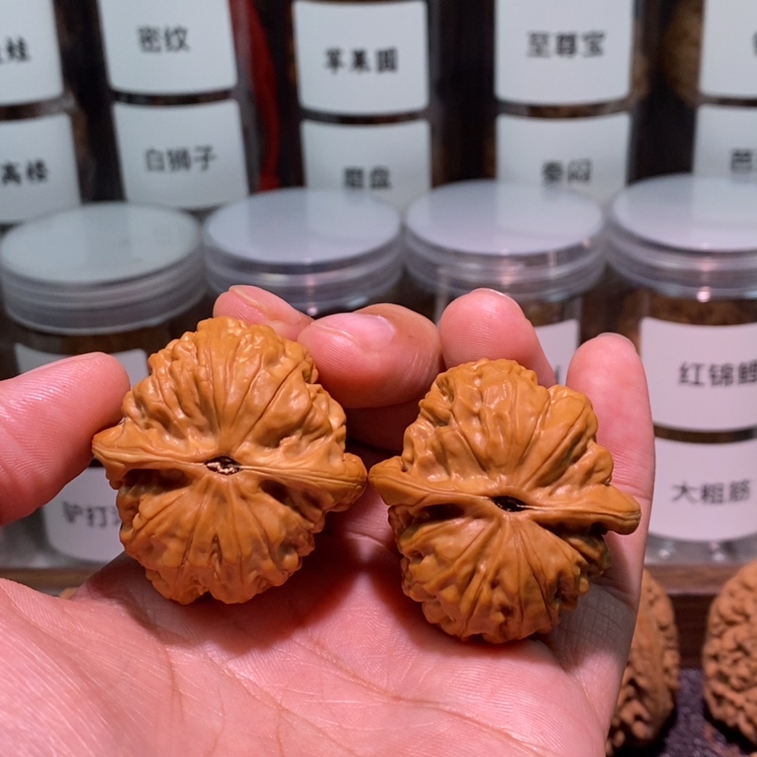 中***^文玩核桃把件凤凰台