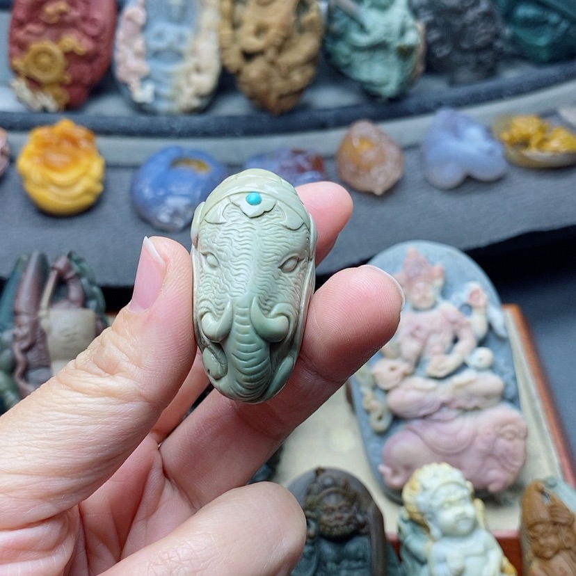 【闪购商品】定制石英质玉吊坠未镶嵌