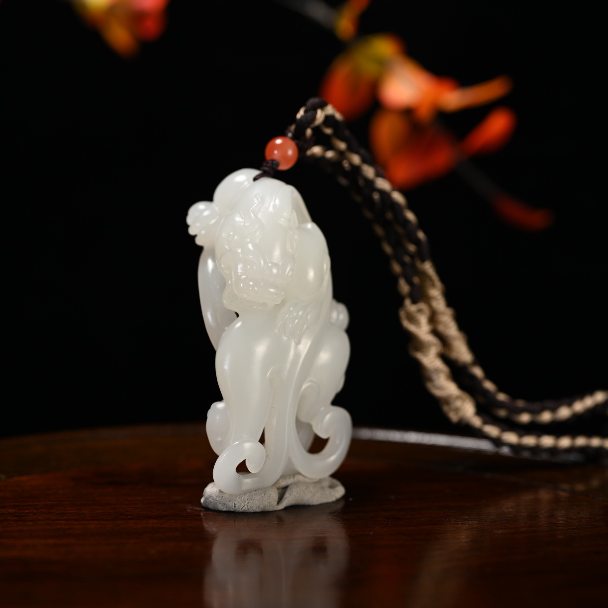 LOT8812 25YU107106和田玉白玉貔貅手把件/匡时