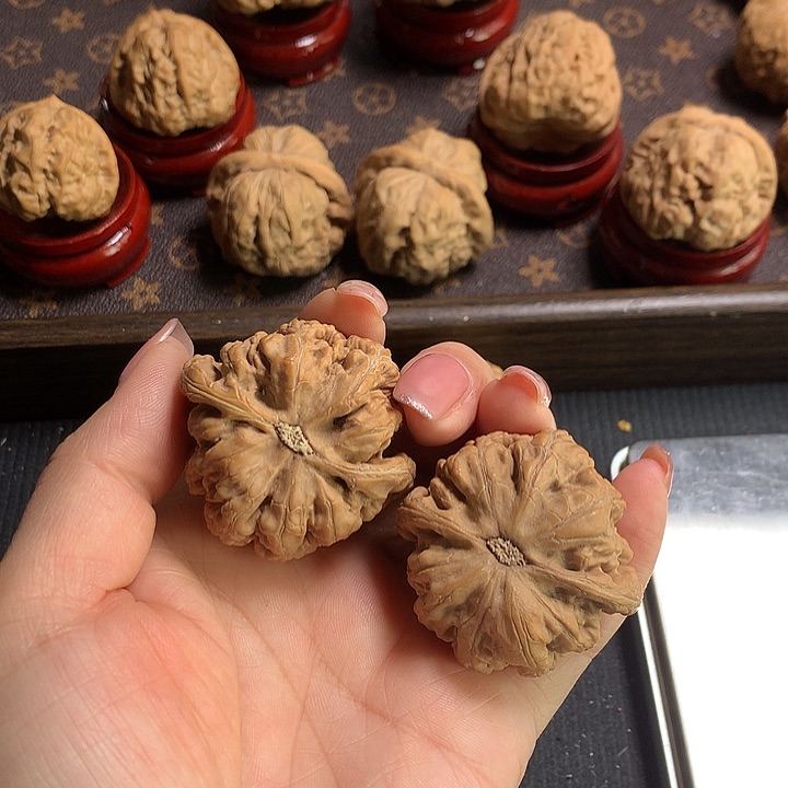 文玩核桃吊坠大粗筋50