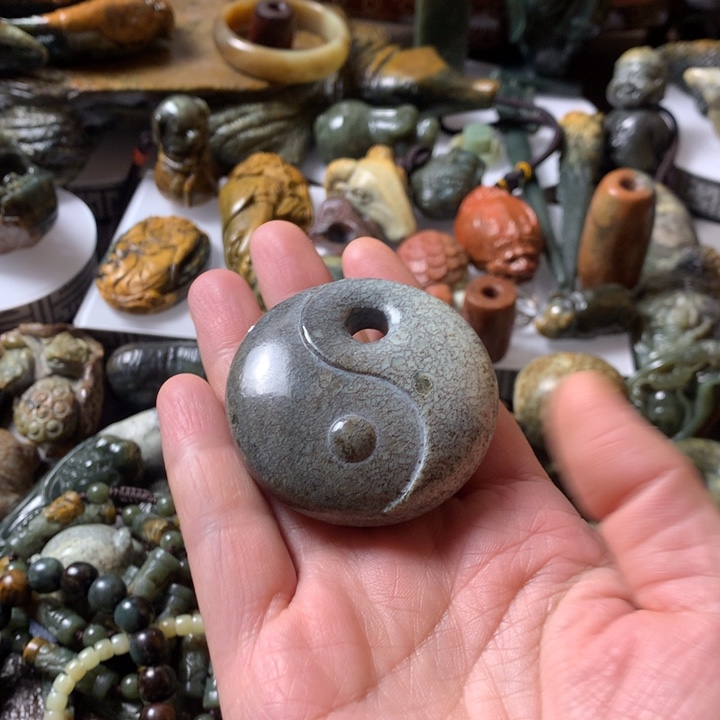 岫岩河磨玉（透闪石质玉）手链未镶嵌