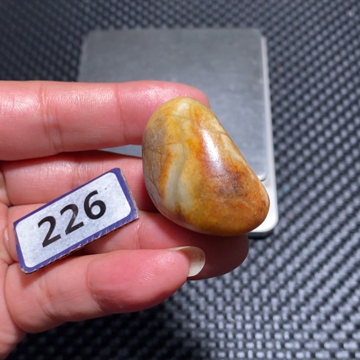 温***玉和田玉未镶嵌挂件