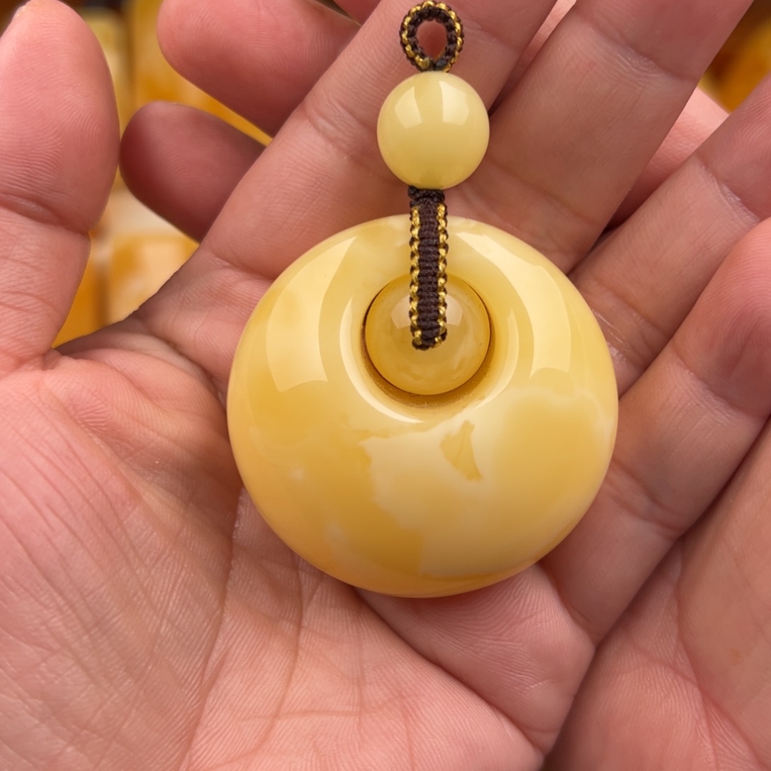 琥珀颈饰未镶嵌纯天然蜜蜡