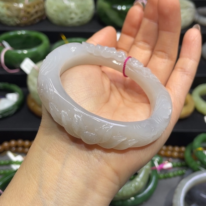 和田玉手镯53圈口 编号89未镶嵌