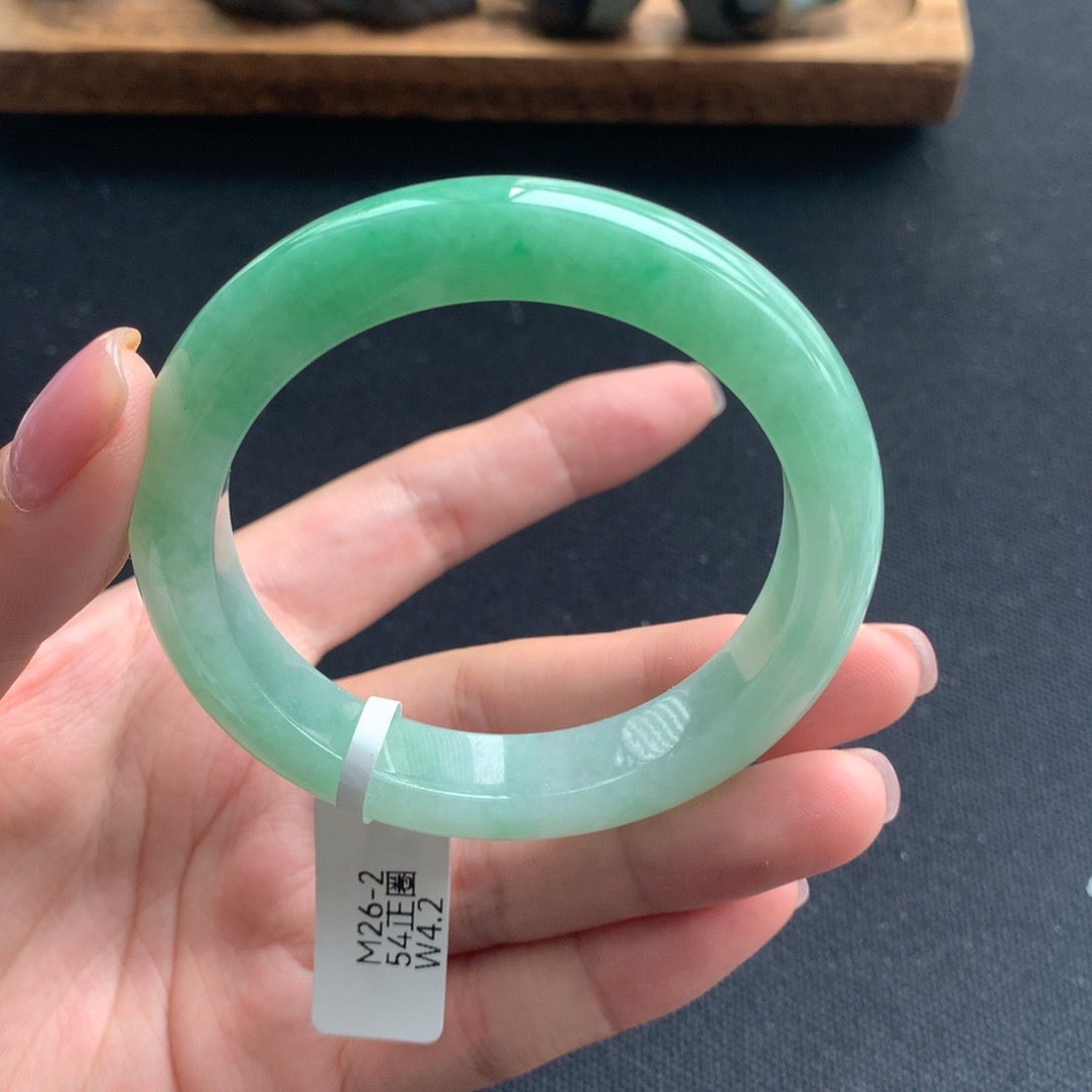 翡翠未镶嵌手镯满绿完美