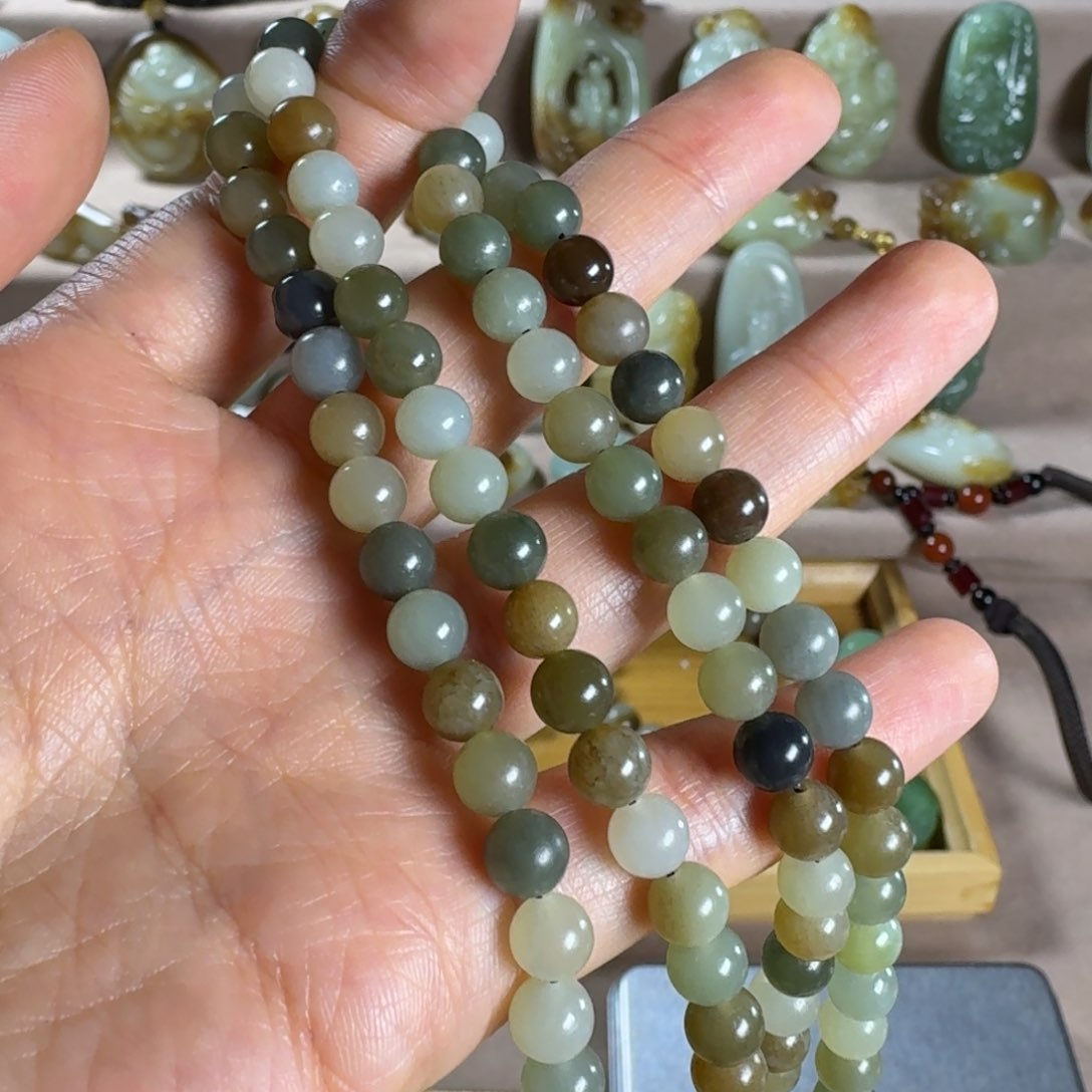 和田玉颈饰未镶嵌