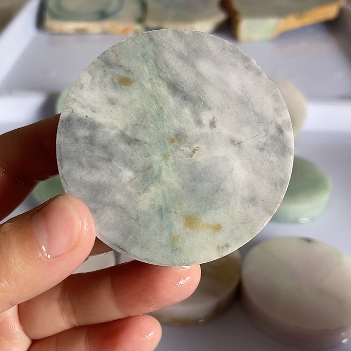 翡翠颈饰未镶嵌毛料20